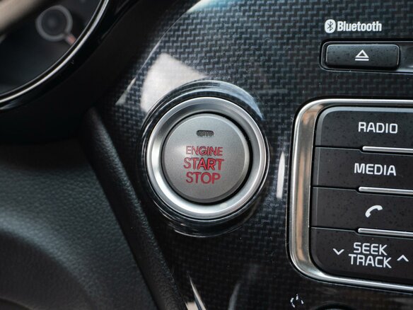 2015 Kia Rio III Рестайлинг, белый, 1170000 рублей - вид 16