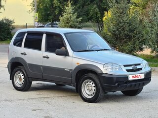 2011 Chevrolet Niva I Рестайлинг, серебристый, 320000 рублей, вид 5