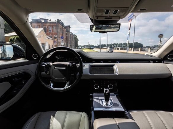2020 Land Rover Range Rover Evoque II, красный, 4550000 рублей - вид 8