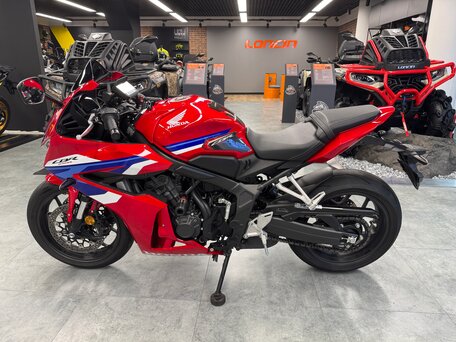 2025 Honda CBR 650R, чёрный, 1130000 рублей, вид 2