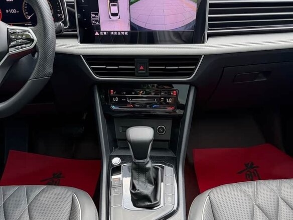 2023 Volkswagen Tiguan II Рестайлинг, белый, 2330000 рублей - вид 13