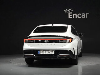 2025 Hyundai Sonata VIII (DN8) Рестайлинг, белый, 2350000 рублей, вид 4