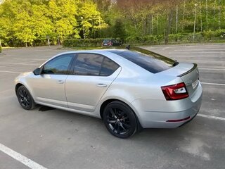 2018 Skoda Octavia III (A7) Рестайлинг, серебристый, 2000000 рублей, вид 5