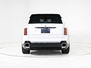2024 Rolls-Royce Cullinan I Рестайлинг (Series II), белый, 49900000 рублей, вид 4