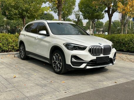 2023 BMW X1 Long 20Li sDrive II (F48) Рестайлинг, белый, 2740000 рублей, вид 3