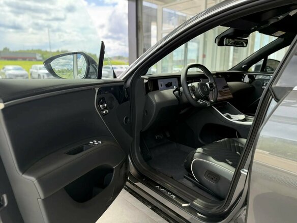 2026 Avatr 11 116 kWh I, серый, 8490000 рублей - вид 6