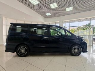 2015 Toyota Voxy III (R80), синий, 1750000 рублей, вид 4