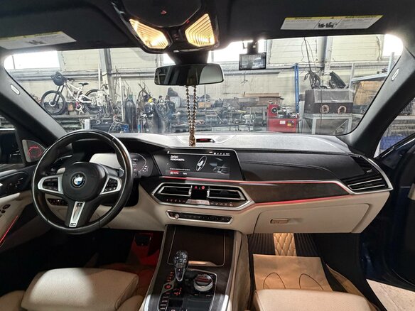 2021 BMW X5 40i IV (G05/G18), синий, 8980000 рублей - вид 4