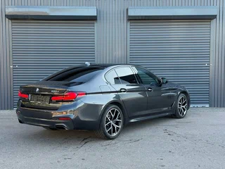 2017 BMW 5 серии 530d xDrive VII (G30/G31/G38), серый, 3490000 рублей, вид 4