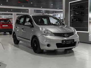 2013 Nissan Note I Рестайлинг, серебристый, 880000 рублей, вид 2