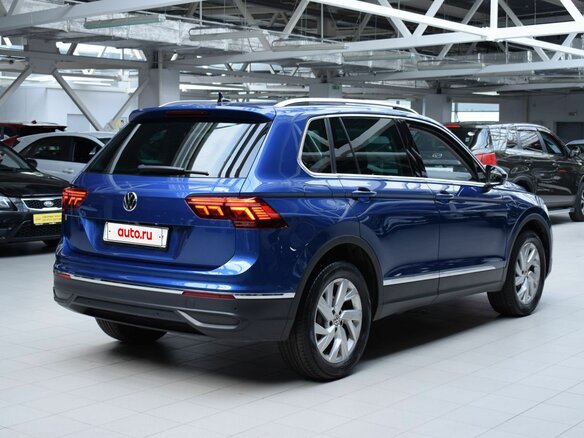 2021 Volkswagen Tiguan II Рестайлинг, синий, 2390000 рублей - вид 6
