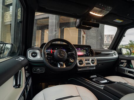 2025 Mercedes-Benz G-Класс AMG 63 AMG II (W465) Рестайлинг, серый, 28000000 рублей, вид 4