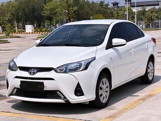 2022 Toyota Yaris L XP150 Рестайлинг, белый, 1392088 рублей, вид 3