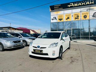 2010 Toyota Prius III (XW30), белый, 1329000 рублей, вид 2