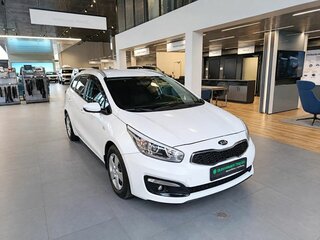 2017 Kia Ceed II Рестайлинг, белый, 1379000 рублей, вид 1
