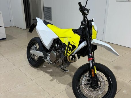 2026 Husqvarna 701 Supermoto, жёлтый, 1550000 рублей, вид 1