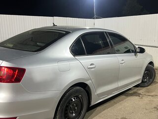 2013 Volkswagen Jetta VI, серебристый, 1000000 рублей, вид 3