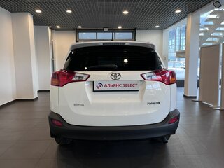 2015 Toyota RAV4 IV (XA40), белый, 1690000 рублей, вид 4