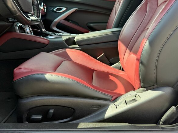 2019 Chevrolet Camaro VI Рестайлинг, белый, 2250000 рублей - вид 30