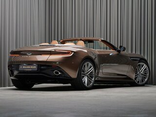 2026 Aston Martin DB12, коричневый, 37690000 рублей, вид 3
