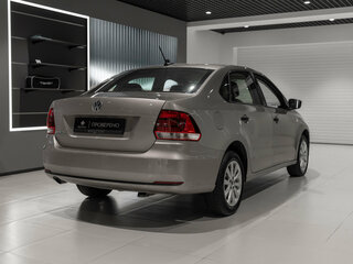 2017 Volkswagen Polo V Рестайлинг, бежевый, 1145000 рублей, вид 5