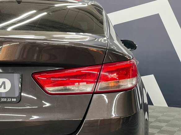 2018 Kia Optima IV, коричневый - вид 21