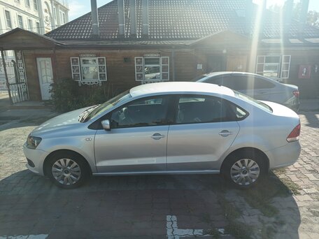2011 Volkswagen Polo V, серебристый, 700000 рублей, вид 5