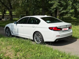 2020 BMW 5 серии 530i xDrive VII (G30/G31/G38) Рестайлинг, белый, 3311288 рублей, вид 3
