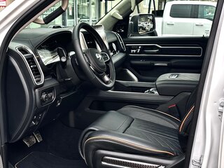 2025 Ram 1500 Crew Cab V Рестайлинг, белый, 10472000 рублей, вид 2