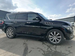 2013 Infiniti QX56 II, чёрный, 1000000 рублей, вид 3