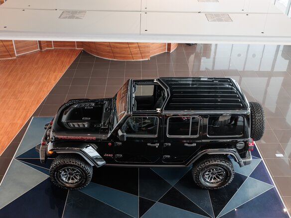 2026 Jeep Wrangler IV (JL) Рестайлинг, чёрный, 9200000 рублей - вид 12