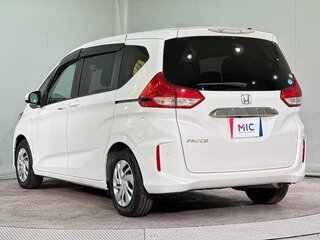 2022 Honda Freed II Рестайлинг, белый, 1269002 рублей, вид 2