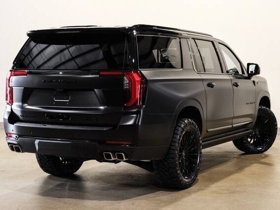 2026 GMC Yukon XL V Рестайлинг, чёрный, 17500000 рублей - вид 3