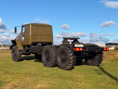 2007 Урал 4320, зелёный, 4350000 рублей, вид 5
