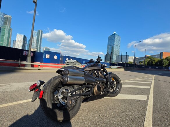 2024 Harley-Davidson Sportster S, коричневый - вид 3