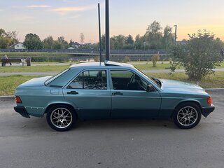 1991 Mercedes-Benz 190 (W201), зелёный, 370000 рублей, вид 2