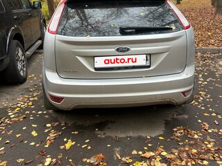 2011 Ford Focus II Рестайлинг, серебристый, 550000 рублей, вид 3