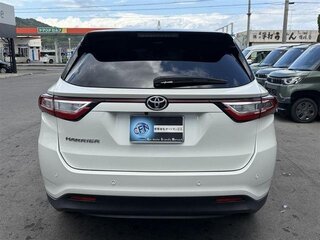 2019 Toyota Harrier III (XU60) Рестайлинг, белый, 2100000 рублей, вид 4