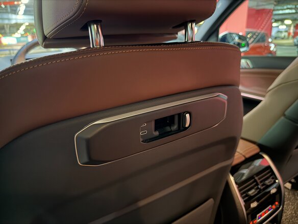 2024 BMW X5 40i IV (G05/G18) Рестайлинг, белый - вид 11