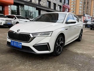 2022 Skoda Octavia IV (A8), белый, 2250000 рублей, вид 1
