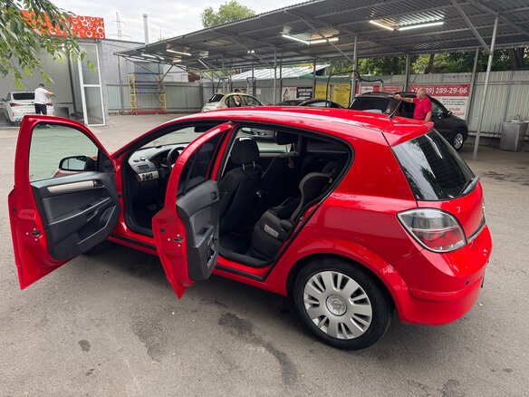 2008 Opel Astra H Рестайлинг, красный, 610000 рублей - вид 4