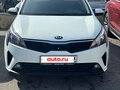 2020 Kia Rio IV Рестайлинг, белый, 1395000 рублей - вид 2