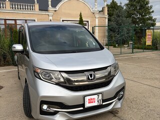 2015 Honda Stepwgn Spada V, серебристый, 1820000 рублей, вид 3