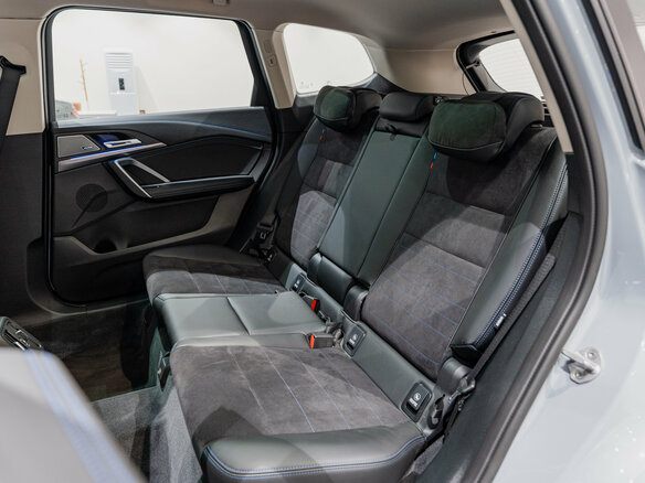 2026 BMW X1 Long 25Li xDrive III (U11/U12), серый, 6000000 рублей - вид 21