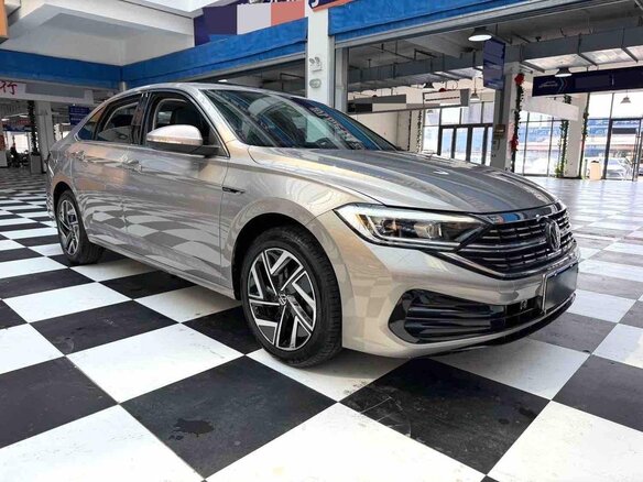 2023 Volkswagen Sagitar III Рестайлинг, бежевый, 1430000 рублей