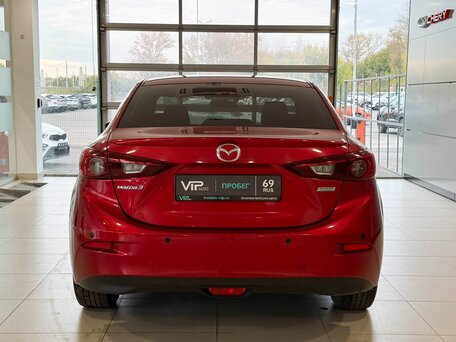 2018 Mazda 3 III (BM) Рестайлинг, красный, 1657000 рублей, вид 5