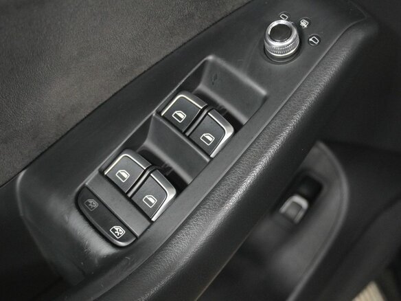 2015 Audi Q5 I (8R) Рестайлинг, чёрный, 1536000 рублей - вид 16