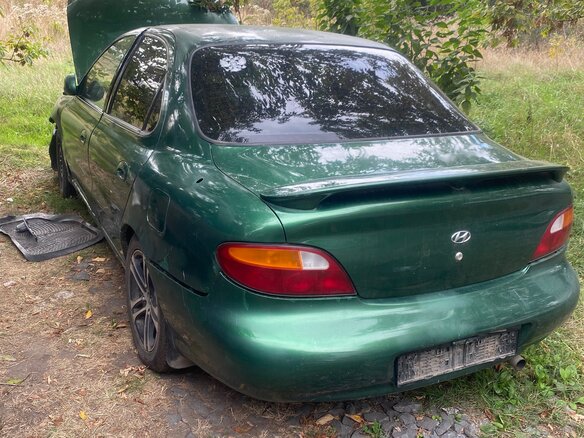 1998 Hyundai Elantra II (J2, J3), зелёный - вид 9