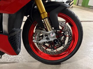 2021 Aprilia Tuono V4, красный, 1390000 рублей, вид 4