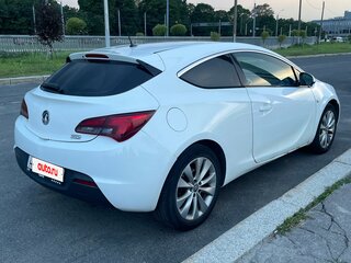 2013 Opel Astra GTC J Рестайлинг, белый, 600000 рублей, вид 4